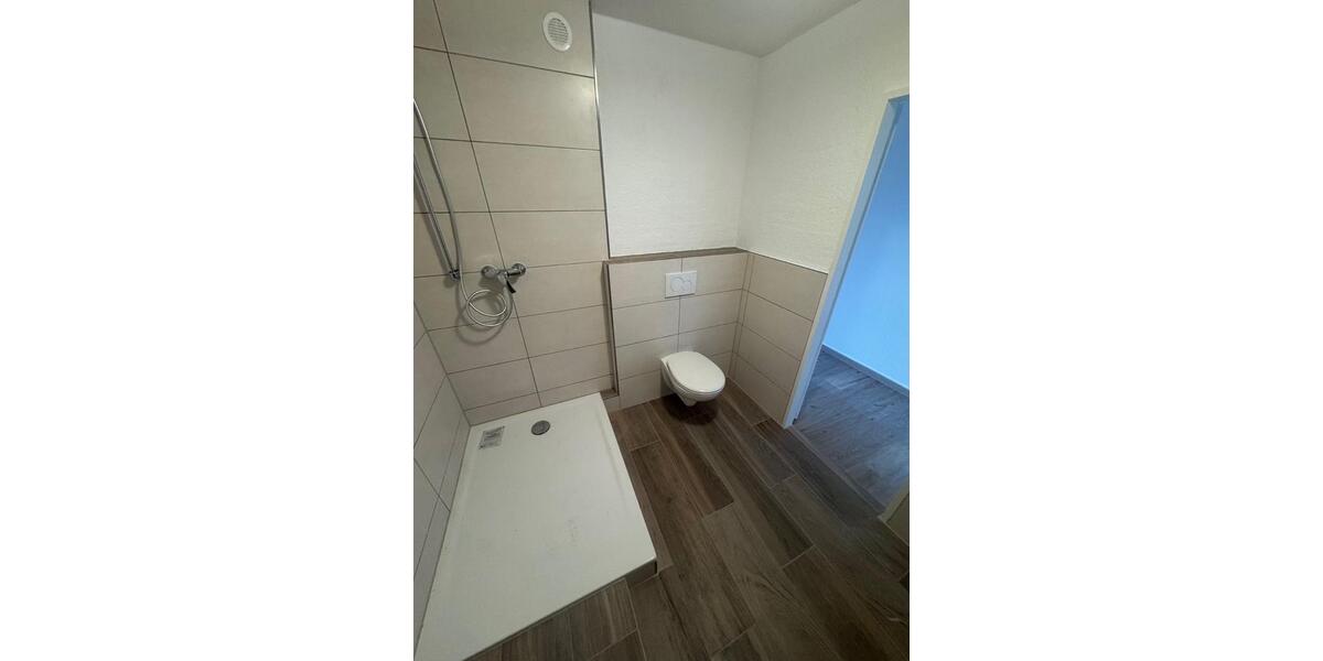 Dachgeschoßwohnung Duisburg Walsum - 3.5 Zimmer, 72 m&sup2;, 400&euro; | Angebot:24955912