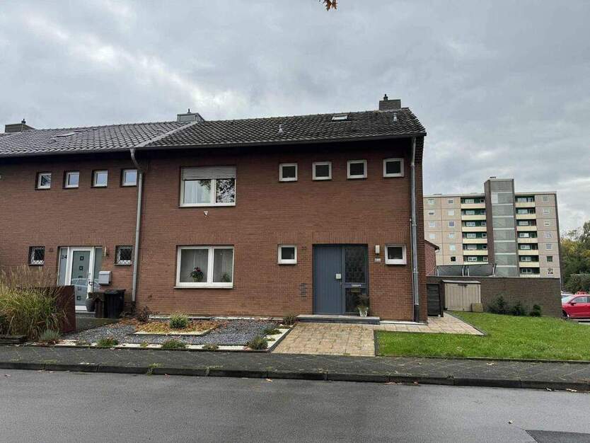 Gepflegtes Reihenendhaus in zentraler Lage von MG-Rheindahlen 4 zimmer