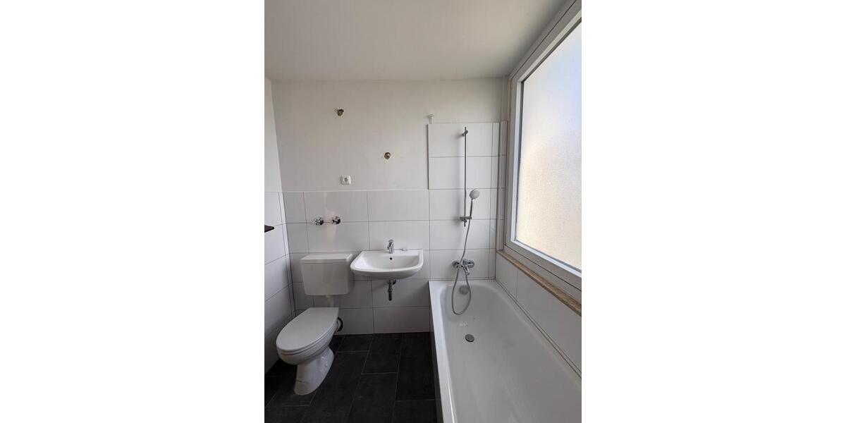 Etagenwohnung Ratingen Tiefenbroich - 3 Zimmer, 82 m&sup2;, 974&euro; | Angebot:26102047