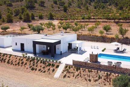 Haus zum Kaufen in El Fondó de les Neus - Hondón de las Nieves 379.995 € 200 m²
