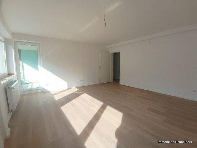Krefeld-Cracau, Freiligrathstraße 42 - Tolle, kernsanierte 3-Zimmer-Wohnung mit Balkon ab Mitte Oktober zu mieten !! 3 zimmer