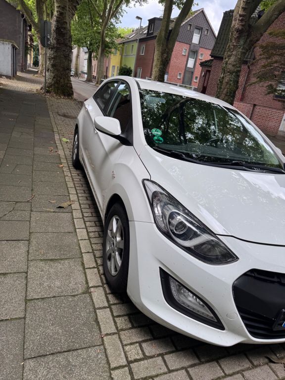 i30