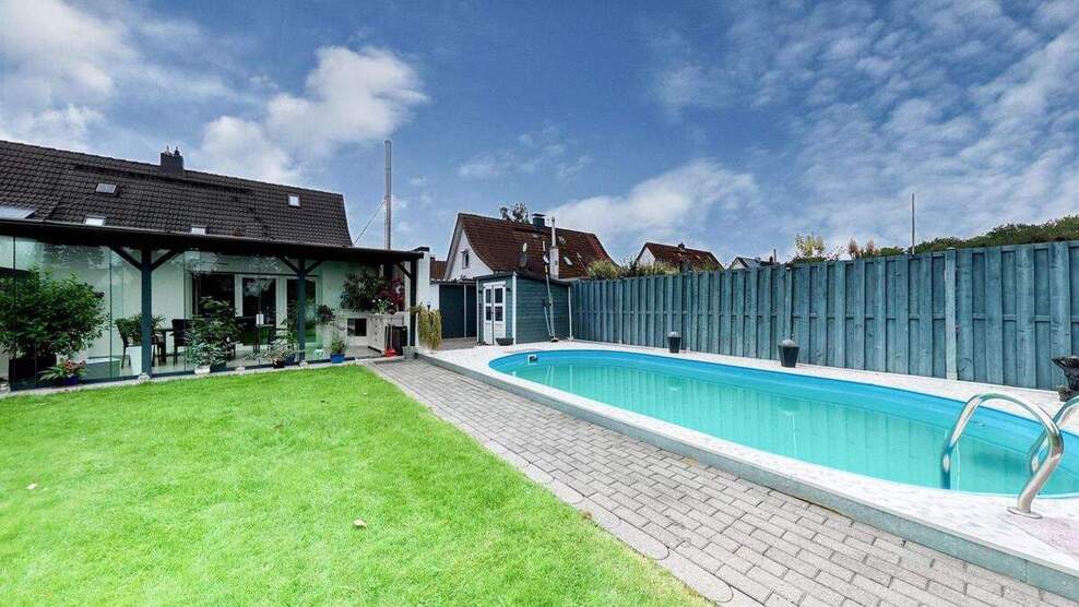 Design trifft Wohlgefühl - exklusiv modernisiertes Refugium mit Pool und Gartenidylle 3 zimmer