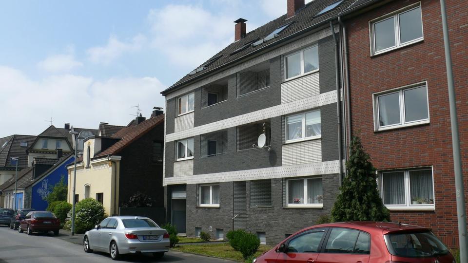 Dachgeschoßwohnung Duisburg Mittelmeiderich - 2 Zimmer, 50 m&sup2;, 450&euro; | Angebot:25025775