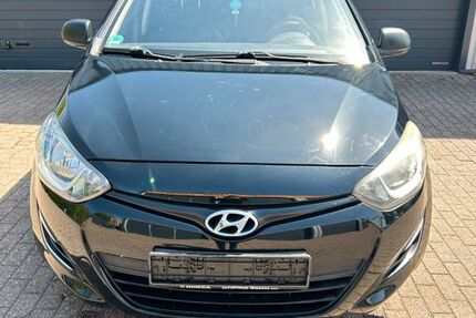 Hyundai i20 150.000 km 2.800 &euro; Duisburg 47239
