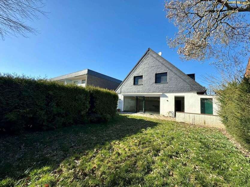 Haus zum Kaufen in Meerbusch 750.000 € 255 m²
