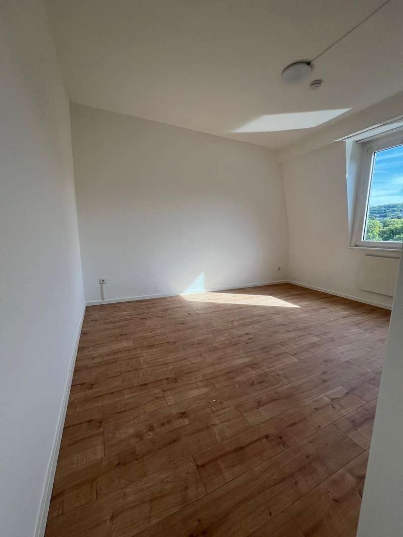 Wohnung zum Mieten in Wuppertal 745 € 80 m² 4 zimmer
