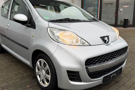 Peugeot 107 157.944 km 2.550 &euro; ESSEN 45356