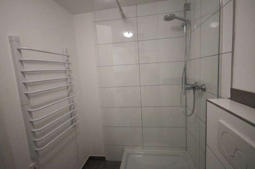 Haus zum Kaufen in Krefeld 669.000 € 400 m²