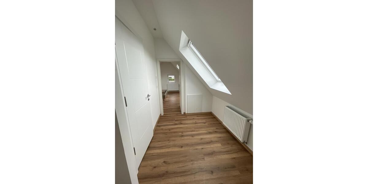 Maisonettenwohnung Düsseldorf Stadtbezirk 8 - 5 Zimmer, 95 m&sup2;, 2.800&euro; | Angebot:24600357