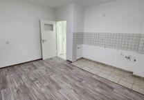 *** Frisch Renoviert *** Ruhige 2-Zimmer-Wohnung mit Balkon