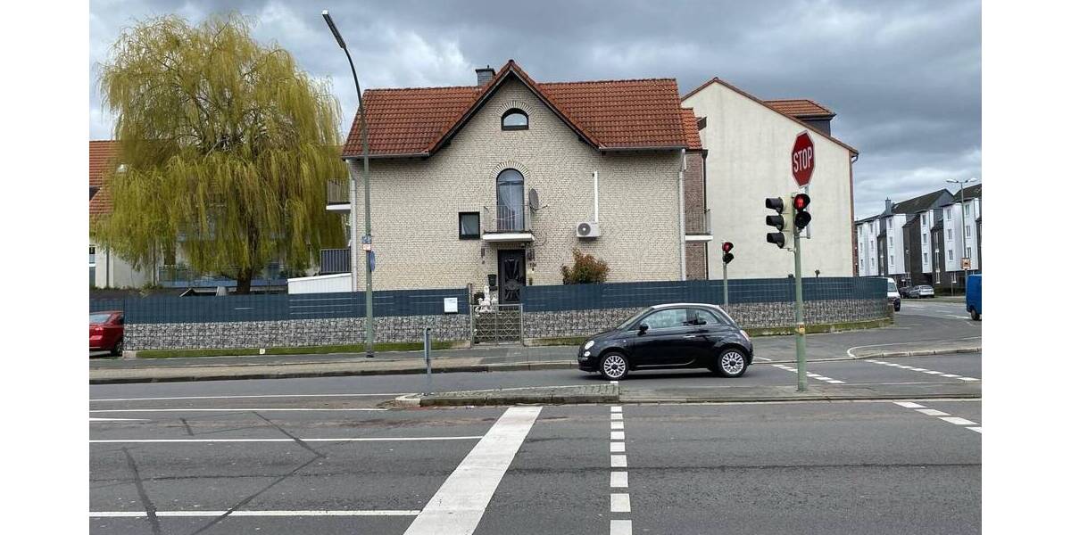 ***Schönes und geräumiges Einfamilienhaus*** 6 zimmer