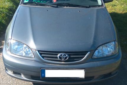 Toyota Avensis 185.000 km 2.700 € Duisburg 47239