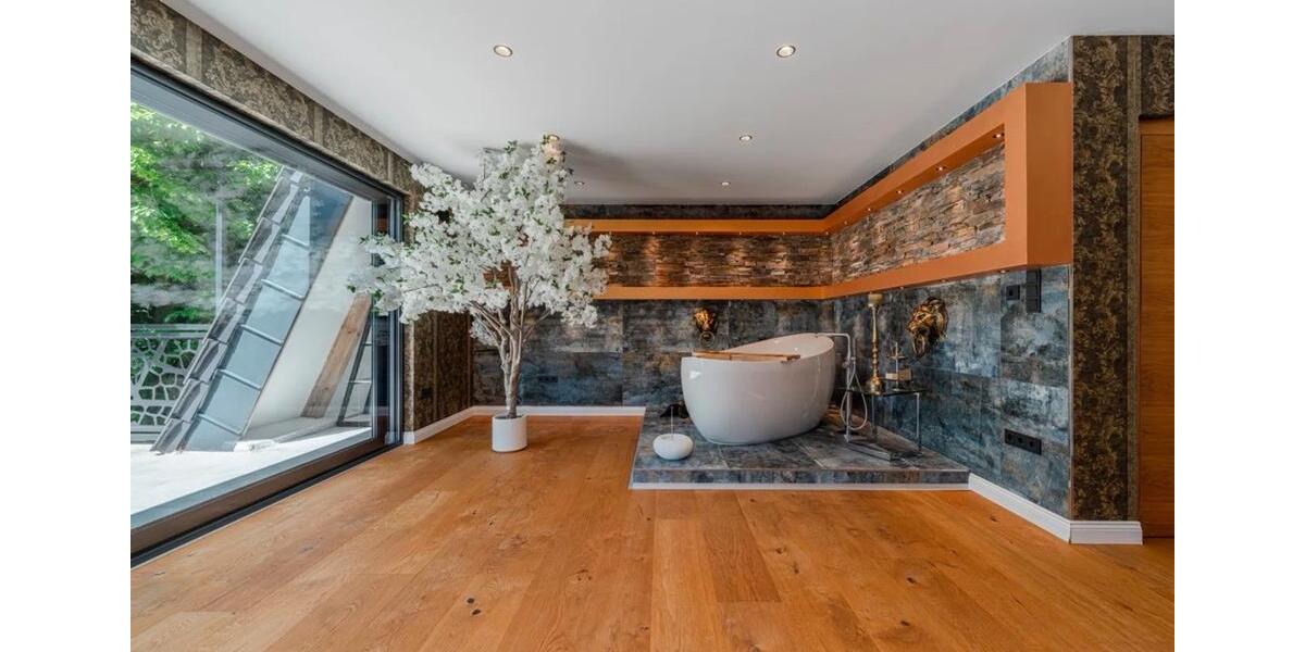 Einfamilienhaus Essen Stadtbezirk IX - 7 Zimmer, 307 m&sup2;, 300&euro; | Angebot:25396674