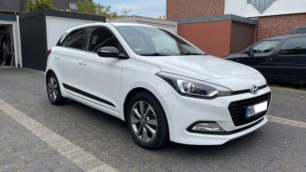 Hyundai i20 166.000 km 7.950 € Moers 47443