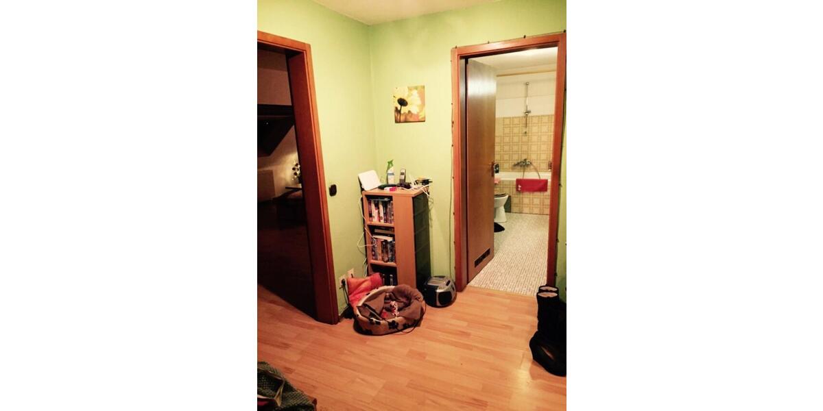 Dachgeschoßwohnung Duisburg Mittelmeiderich - 2 Zimmer, 50 m&sup2;, 450&euro; | Angebot:25025775