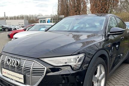 Audi e-tron 30.440 km 26.650 &euro; Duisburg 47178