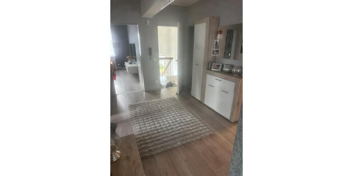 Etagenwohnung Duisburg Walsum - 5.5 Zimmer, 130 m&sup2;, 240.000&euro; | Angebot:23205437