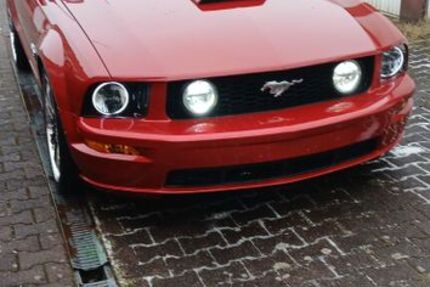 Ford Mustang 127.500 km 14.999 &euro; Gelsenkirchen 45884