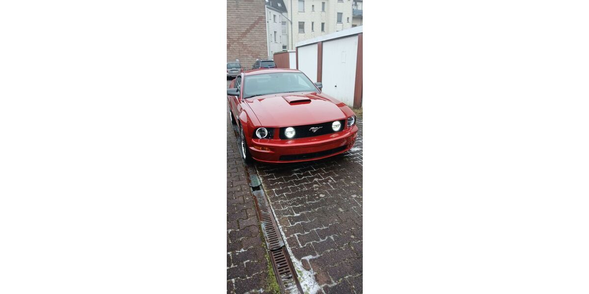 Ford Mustang 127.500 km 14.999 &euro; Gelsenkirchen 45884