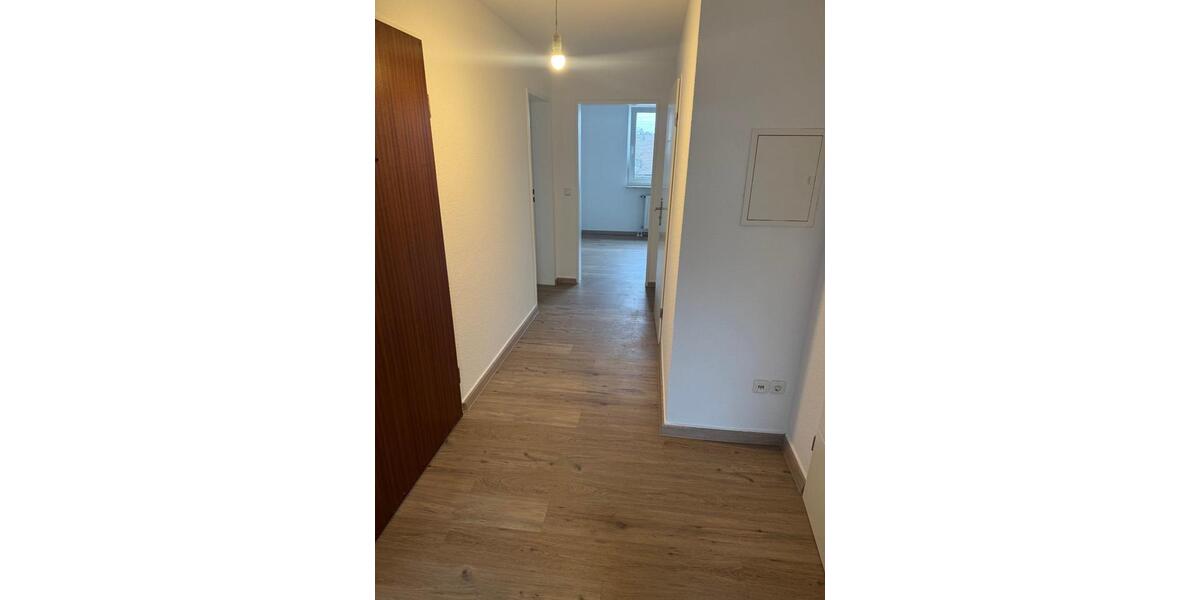 Dachgeschoßwohnung Duisburg Walsum - 3.5 Zimmer, 72 m&sup2;, 400&euro; | Angebot:24955912