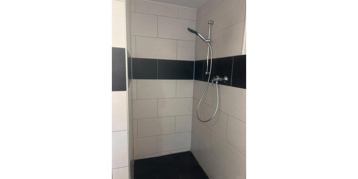 Etagenwohnung Velbert Langenberg - 4 Zimmer, 120 m&sup2;, 1.250&euro; | Angebot:25304052