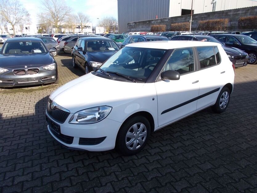 Skoda Fabia 99.443 km 5.000 € Willich 47877
