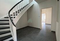 Schöne große Miet-Wohnung mit Dachterrasse in ruhiger Gegend