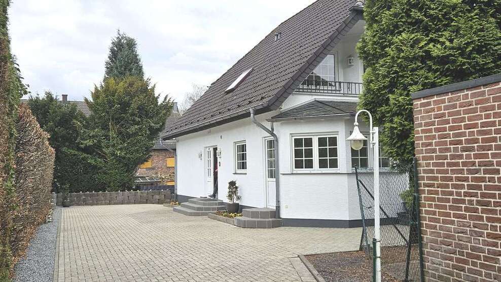 Haus zum Kaufen in Mönchengladbach 770.000 € 284 m²