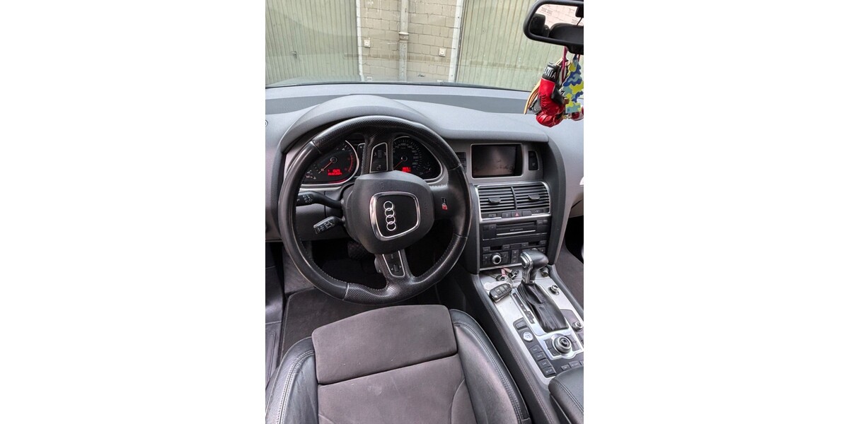 Audi Q 7 240.000 km 14.500 € Duisburg 47051