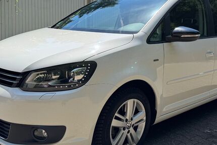 VW Touran 330.000 km 5.600 &euro; Essen 45355