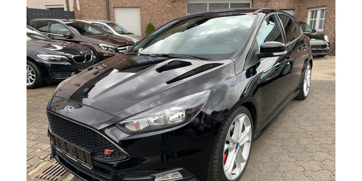 Ford Focus 92.000 km 18.950 &euro; Moers 47443