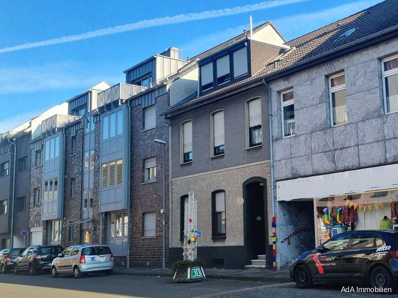 Haus zum Kaufen in Krefeld 395.000 € 150 m²