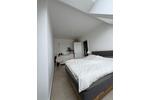 Lichtdurchflutete 3-Zimmer-DG-Wohnung mit großer Dachterrasse etc