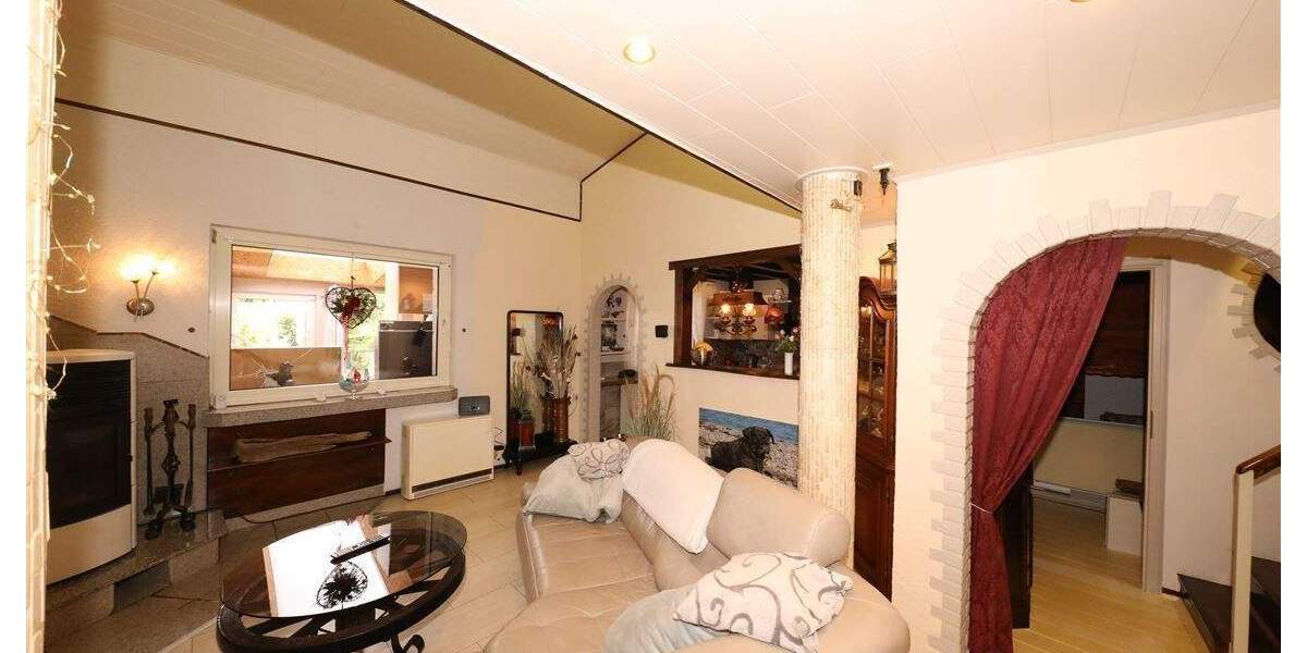 Reihenmittelhaus Düsseldorf Lierenfeld - 3 Zimmer, 130 m&sup2;, 425.000&euro; | Angebot:25695118