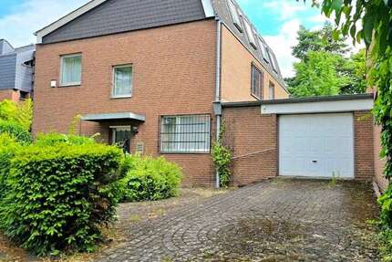 Haus zum Kaufen in Neuss 325.000 € 185.9 m² 9 zimmer