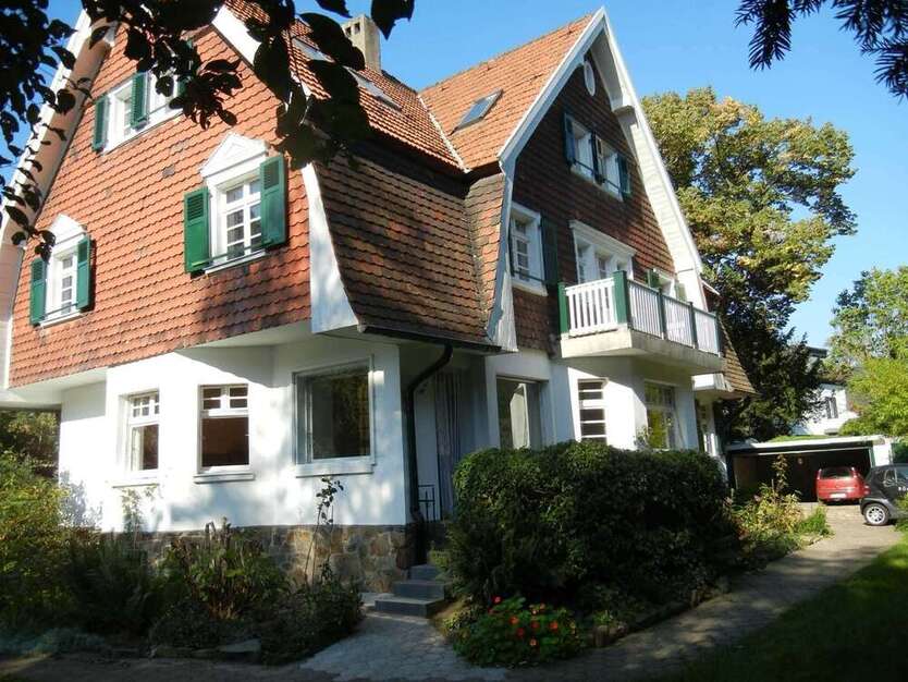 Haus zum Kaufen in Düsseldorf 1.590.000 € 310 m²