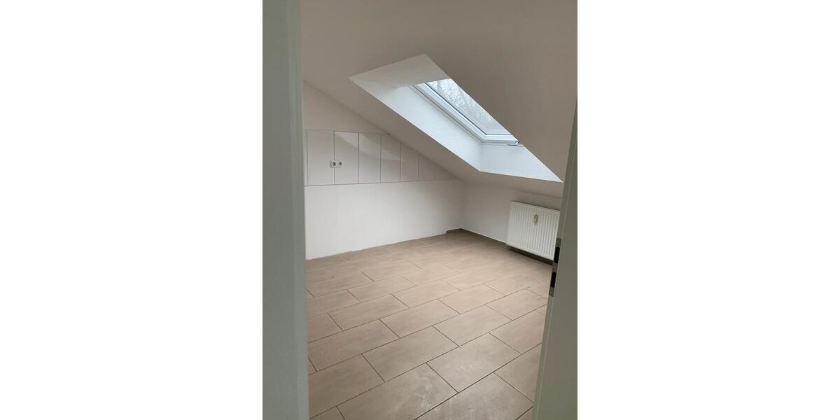 Dachgeschoßwohnung Duisburg Hamborn - 2 Zimmer, 64 m&sup2;, 388&euro; | Angebot:26341744