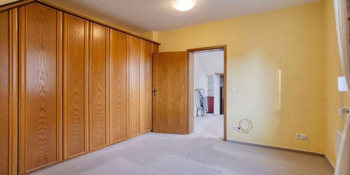 Mehrfamilienhaus, Wohnhaus Oberhausen Buschhausen - 7 Zimmer, 217 m&sup2;, 330.000&euro; | Angebot:25601939