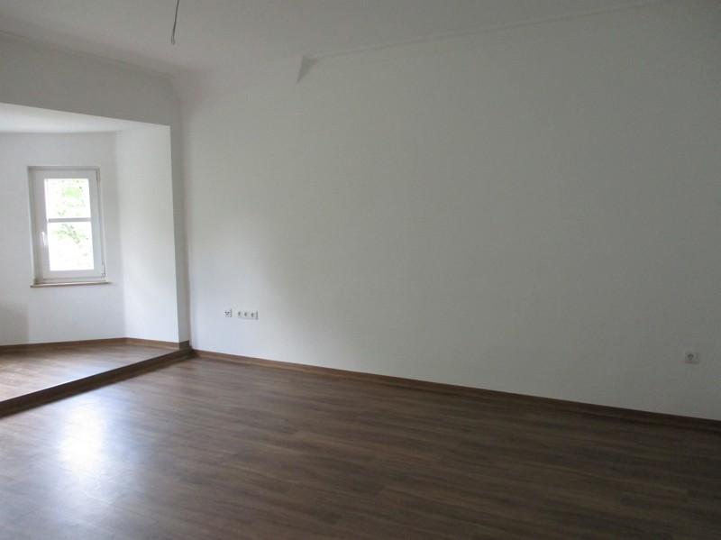 Dachgeschoßwohnung Essen Stadtbezirk VI - 3 Zimmer, 79 m&sup2;, 747&euro; | Angebot:26160636
