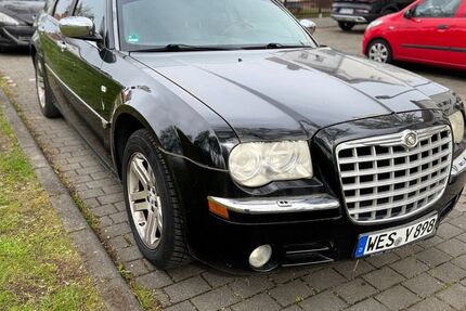 Chrysler 300C 225.000 km 2.200 &euro; Kamp-Lintfort 47475
