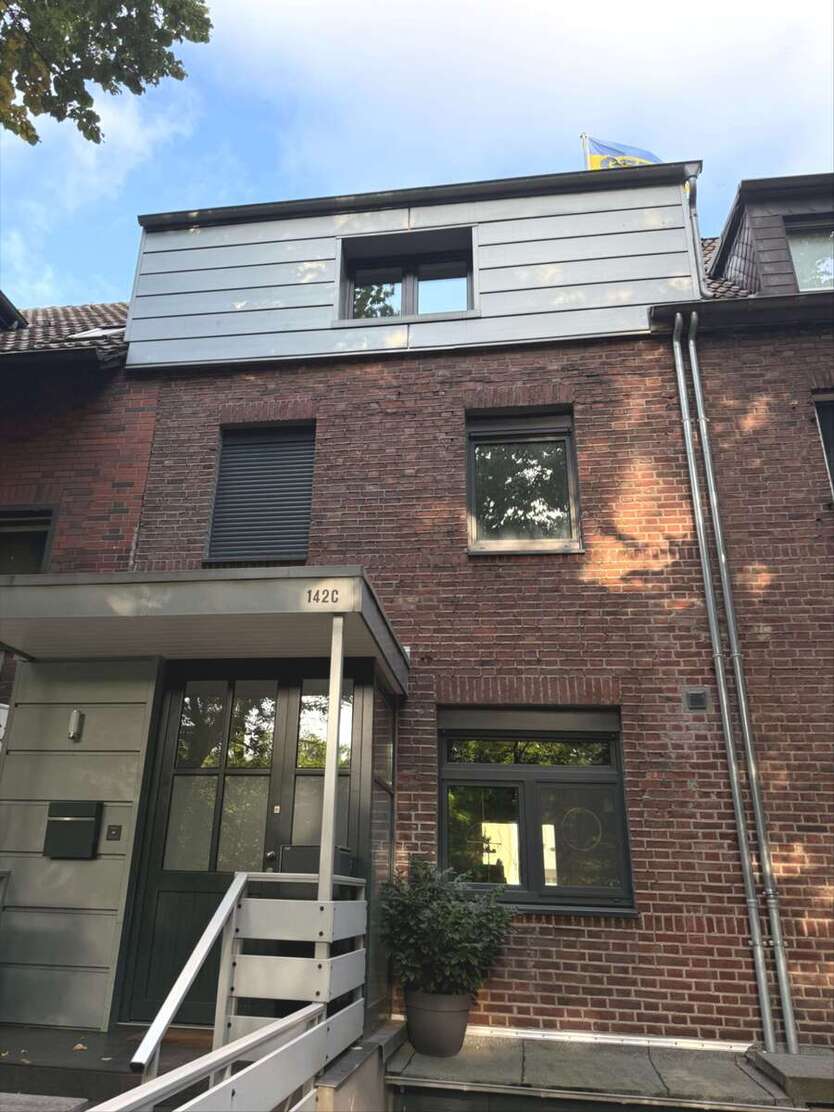 Haus zum Kaufen in Duisburg 450.000 € 100 m² 4 zimmer