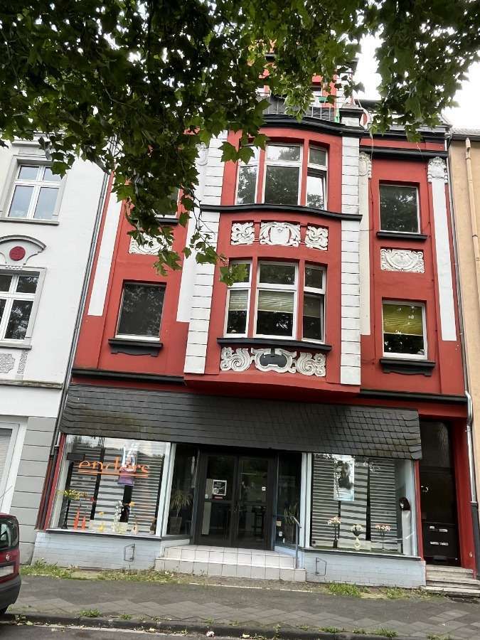 Haus zum Kaufen in Duisburg 279.000 € 255 m²