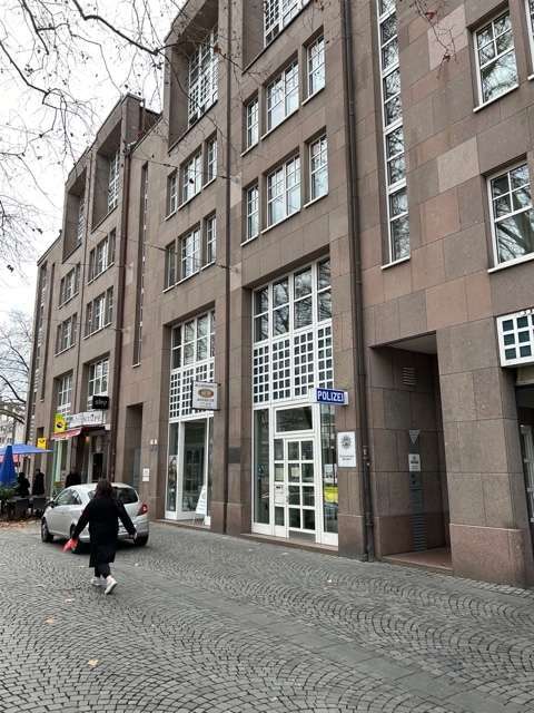 Büro in Düsseldorf 2.250 € 151.53 m²