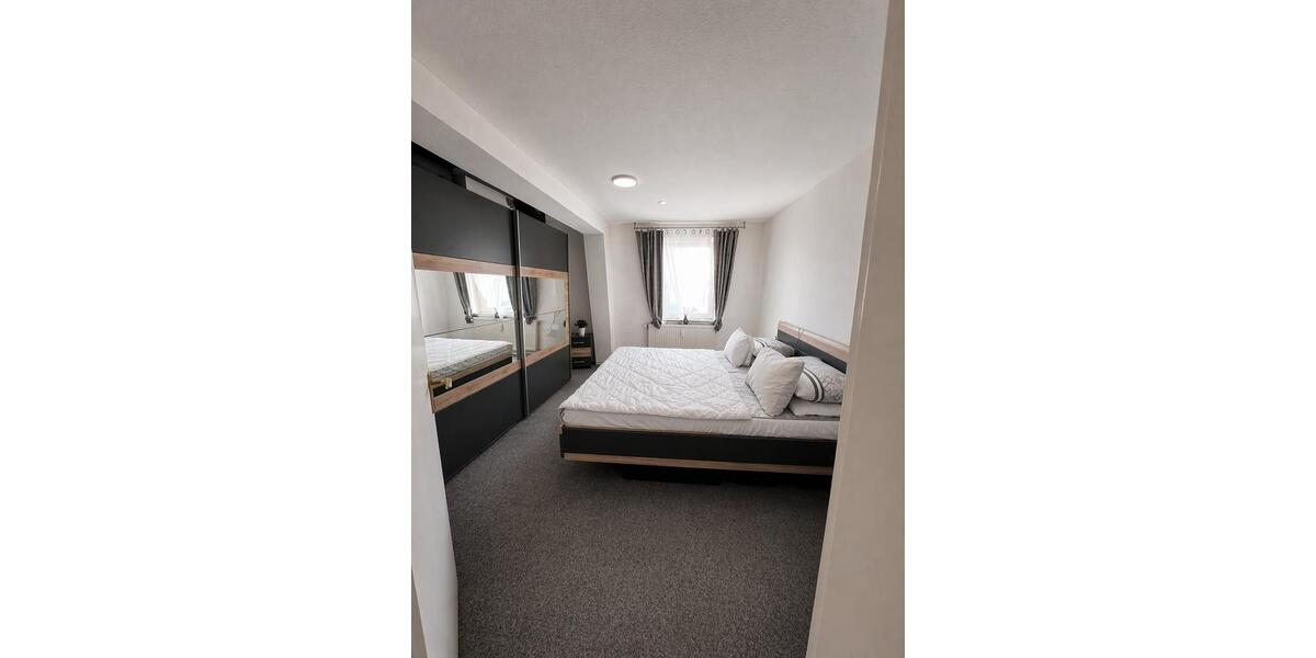 Dachgeschoßwohnung Krefeld Cracau - 2 Zimmer, 63 m&sup2;, 530&euro; | Angebot:26279255