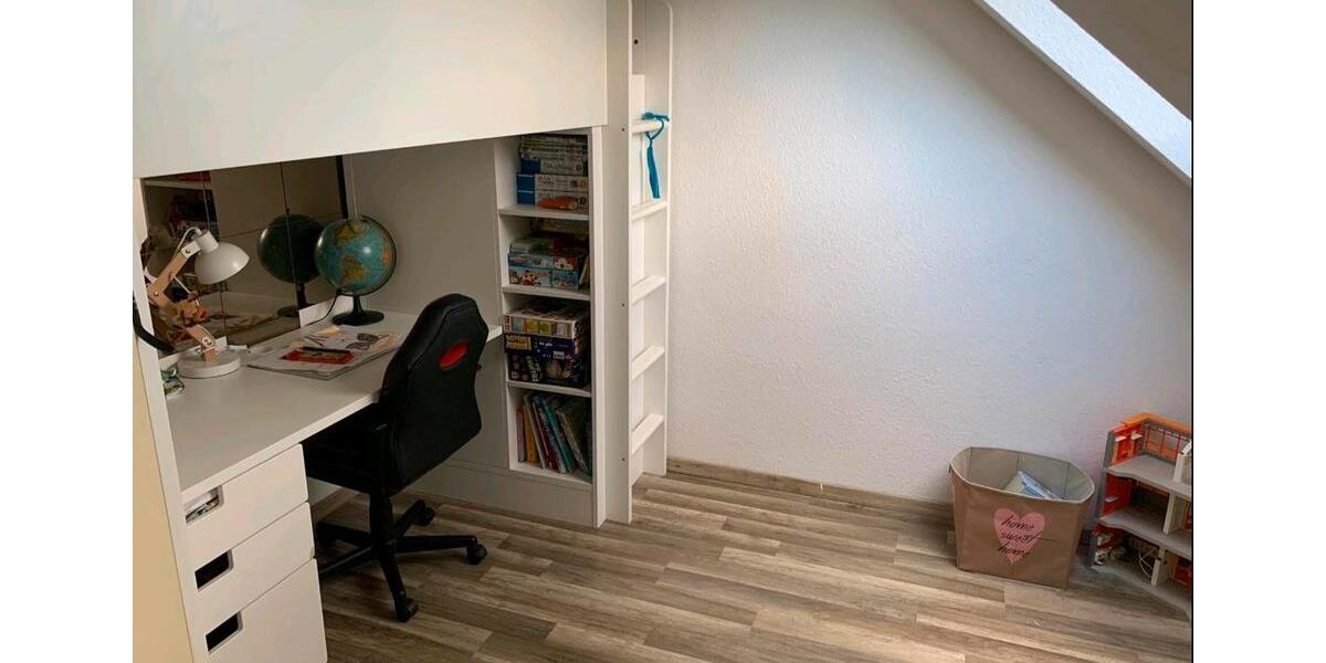 Dachgeschoßwohnung Krefeld Cracau - 3 Zimmer, 70 m&sup2;, 715&euro; | Angebot:26254888