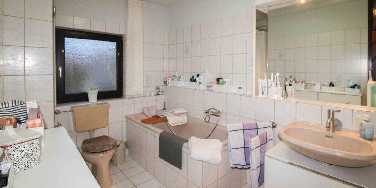 Reihenmittelhaus Duisburg Neumühl - 4 Zimmer, 110 m&sup2;, 255.000&euro; | Angebot:24872428