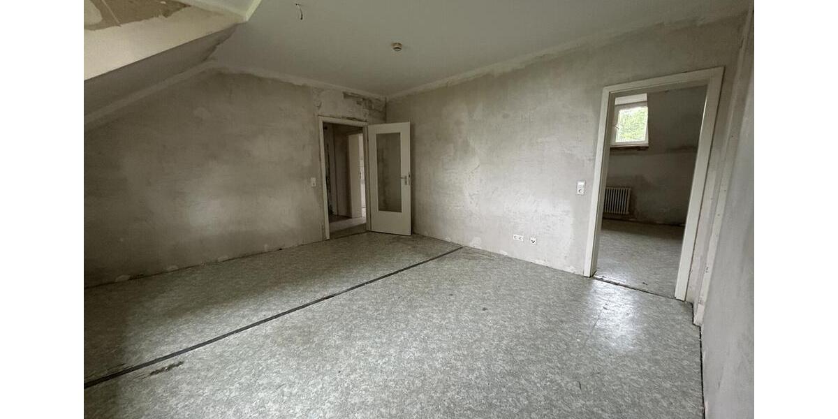 Dachgeschoßwohnung Duisburg Hamborn - 3.5 Zimmer, 69 m&sup2;, 459&euro; | Angebot:26433788
