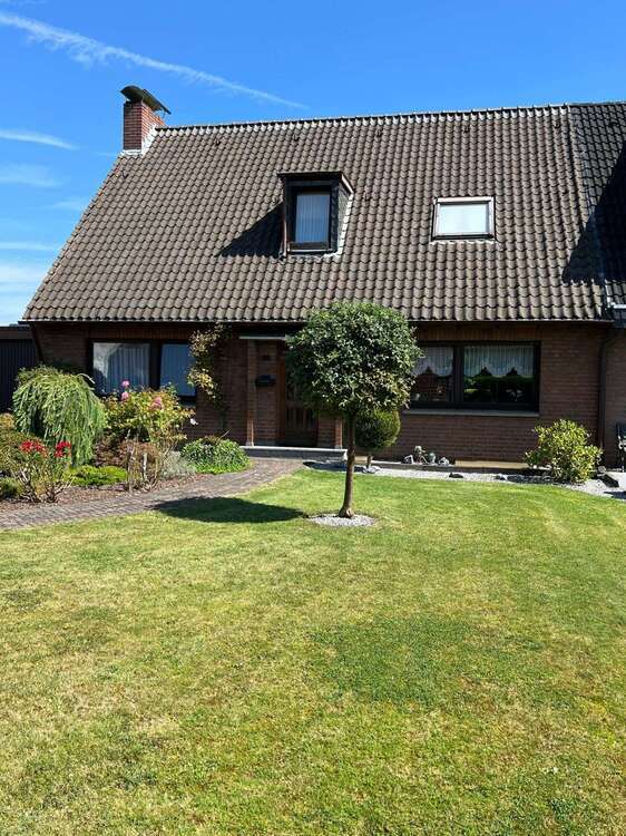 Haus zum Kaufen in Krefeld 480.000 € 145 m²