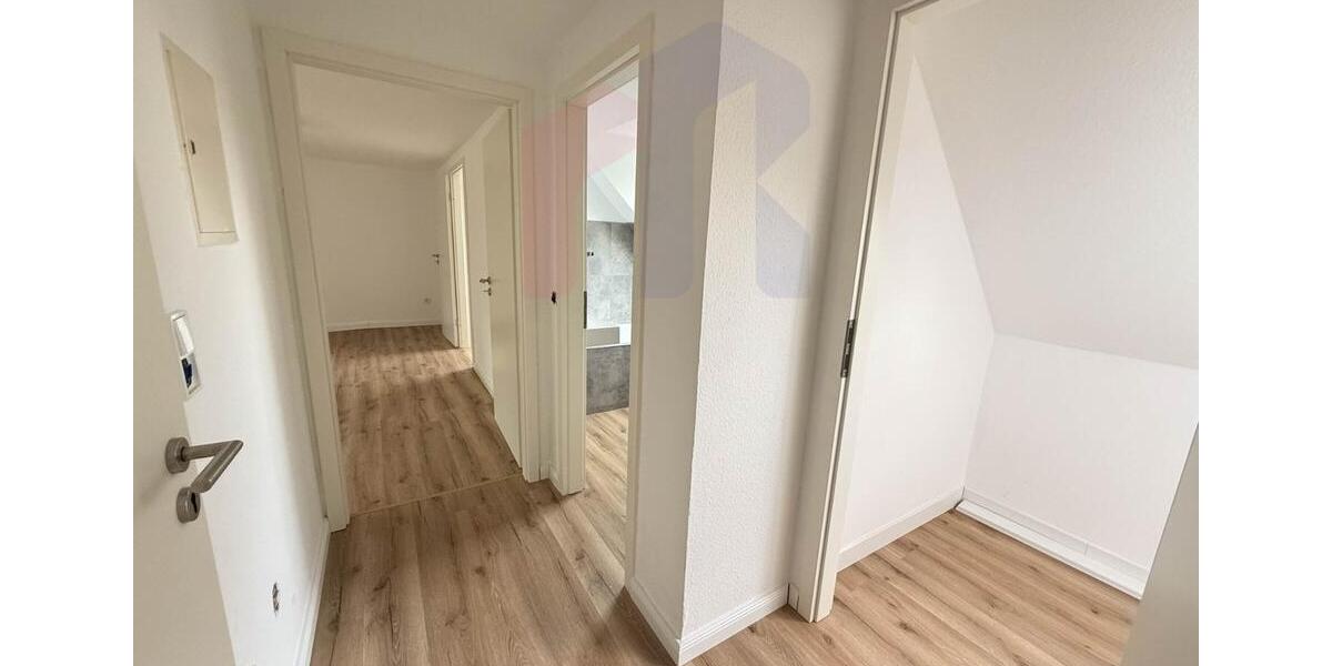 Dachgeschoßwohnung Duisburg Hamborn - 2.5 Zimmer, 56 m&sup2;, 600&euro; | Angebot:24695954
